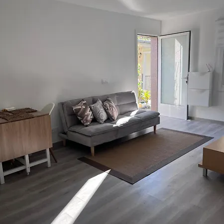 Apartamento Cerca Aeropuerto 庞特维德拉